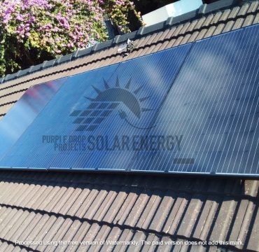 Solar Panels, Lithium batteries, Invertors, Automatics switch, Fuse, Gel Batteries, Cables, Light bulbs (8)